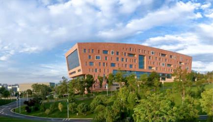 壹定发股份董事长邢雅江到访云南白药