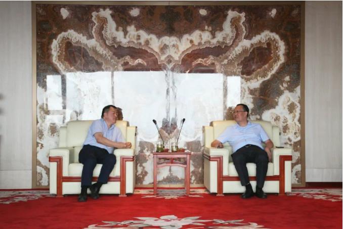 宁夏银行西安分行行长哈晓刚一行到访壹定发股份