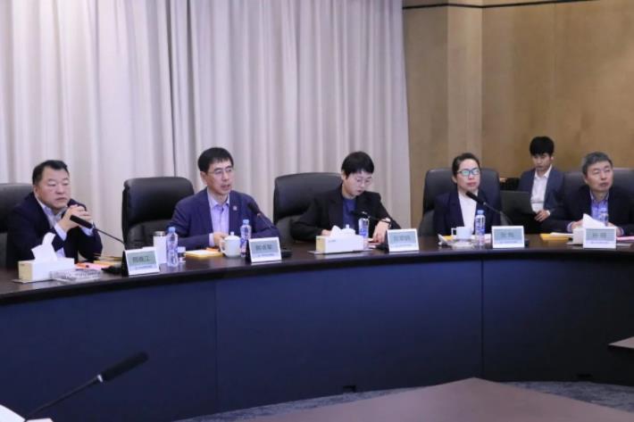 壹定发股份董事长邢雅江到访南昌金融投资集团有限公司