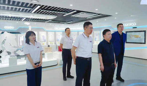 汉中经济技术开发区党工委副书记、管委会主任王学忠一行莅临壹定发股份考察座谈 汉中经济技术开发区党工委副书记、管委会主任王学忠一行莅临壹定发股份考察座谈